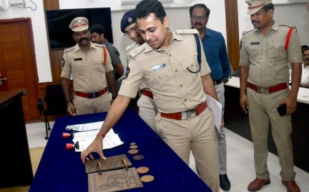 ప్రాచీన వస్తువుల పేరుతో మోసం – ఐదుగురు నిందితుల అరెస్టు